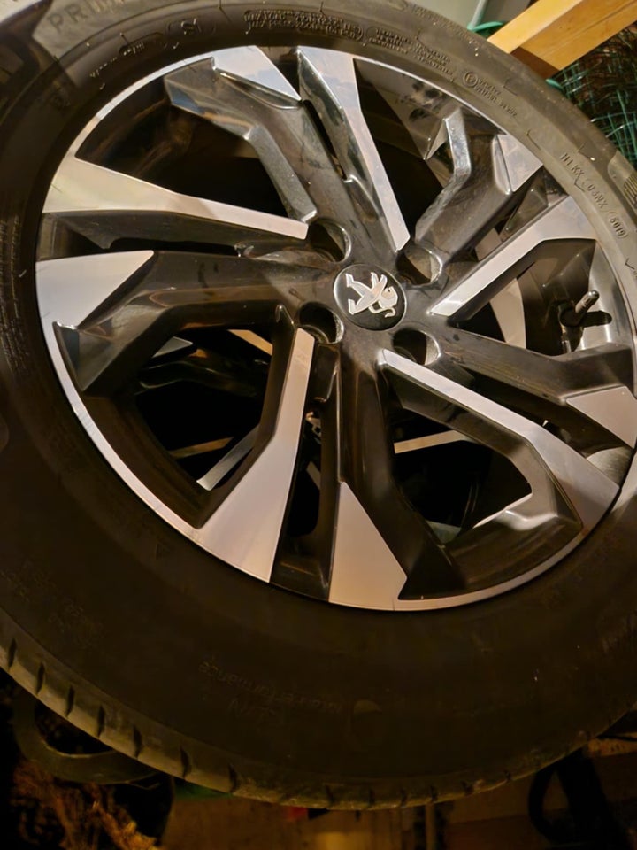 Peugeot 2008 1,5 BlueHDi 130 Allure EAT8 5d