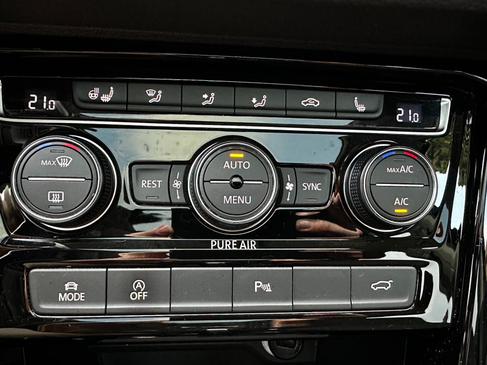 VW Touran 2,0 TDi 190 Highline DSG 7prs 5d