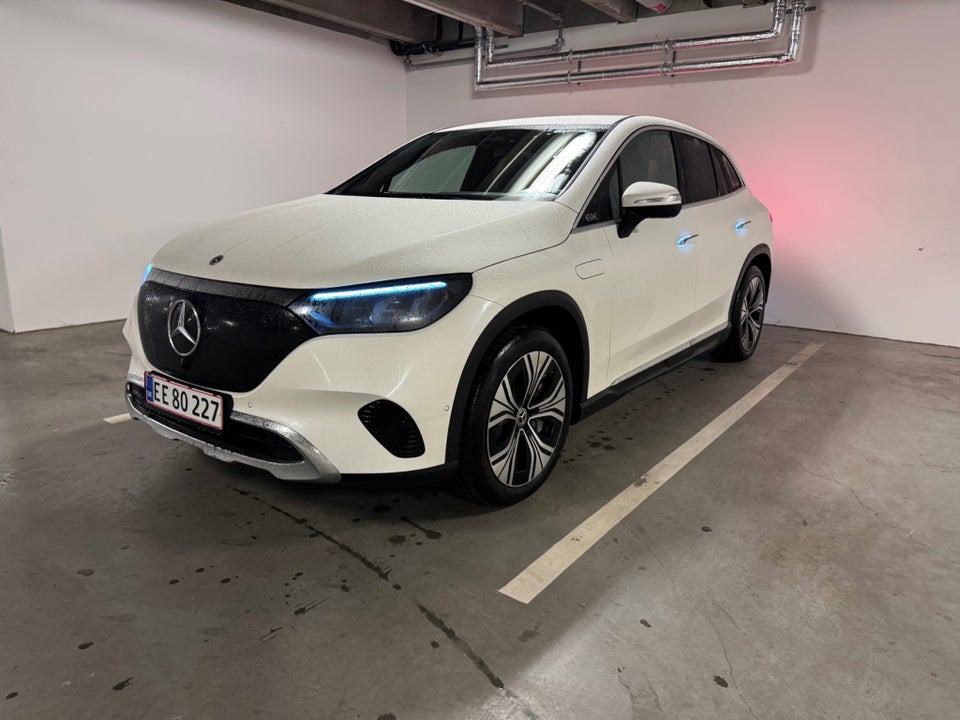 Mercedes EQE300 SUV Electric Art 5d