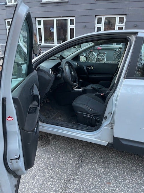 Nissan Qashqai 1,6 Acenta 5d