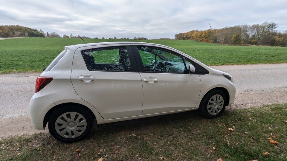 Toyota Yaris 1,0 VVT-i T1 5d