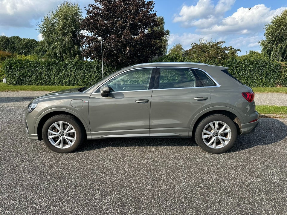 Audi Q3 45 TFSi e S-line+ S-tr. 5d