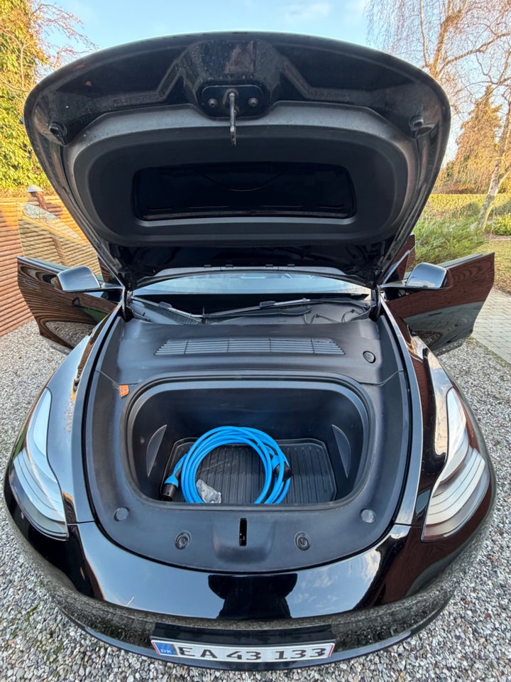 Tesla Model Y Long Range AWD 5d