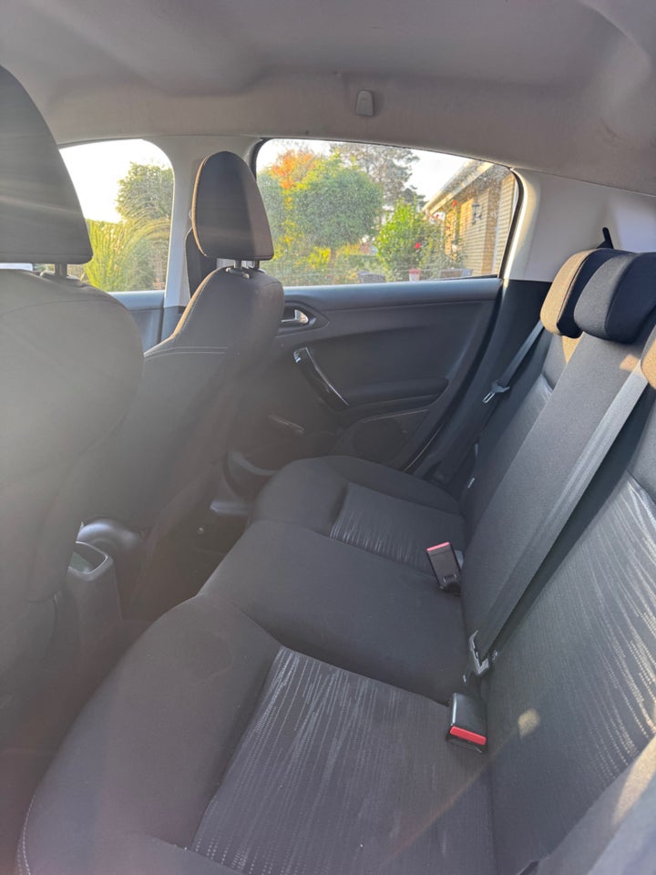 Peugeot 208 1,0 VTi Active 5d