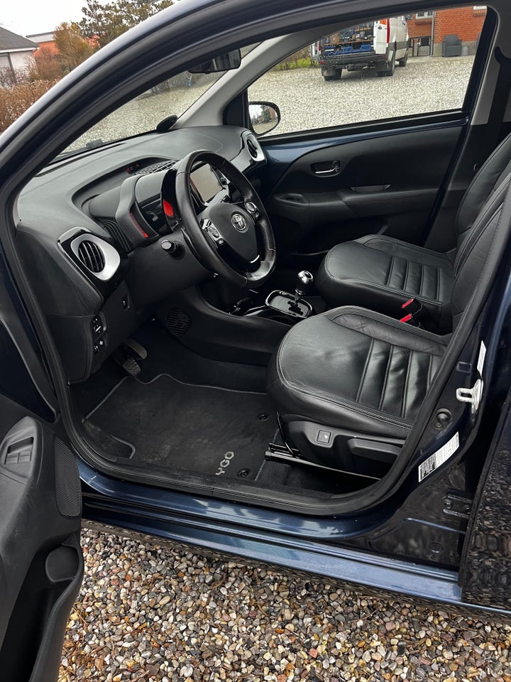 Toyota Aygo 1,0 VVT-i x-pression x-shift 5d