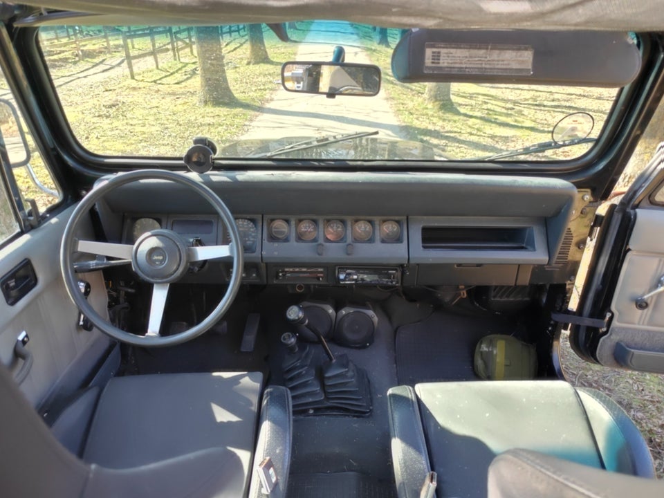 Jeep Wrangler 2,5  2d