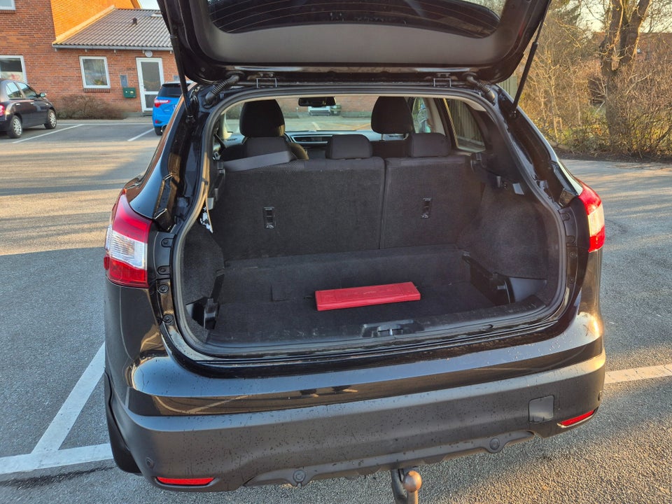 Nissan Qashqai 1,2 Dig-T 115 N-Connecta X-tr. 5d
