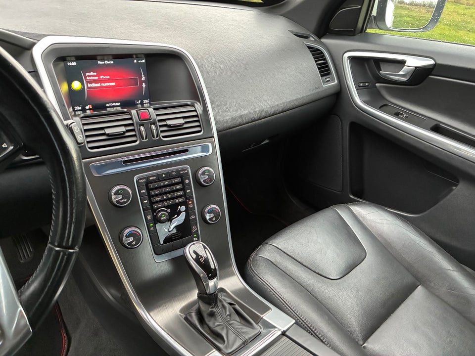 Volvo XC60 2,4 D5 215 Momentum aut. AWD Van 5d