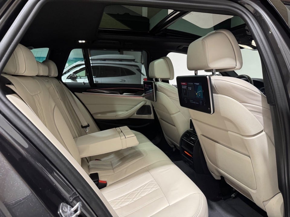 BMW 530d 3,0 Touring Sport Line xDrive aut. 5d