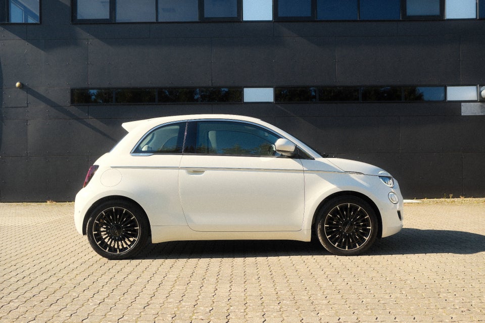 Fiat 500e 42 la Prima by Bocelli 3d