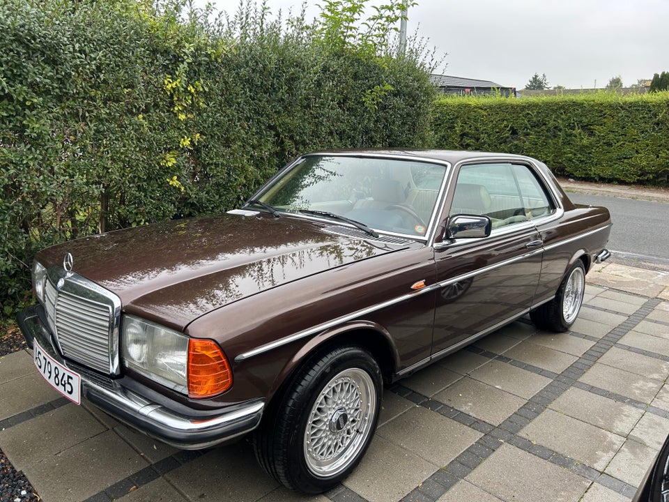 Mercedes 280 CE 2,8 aut. 2d