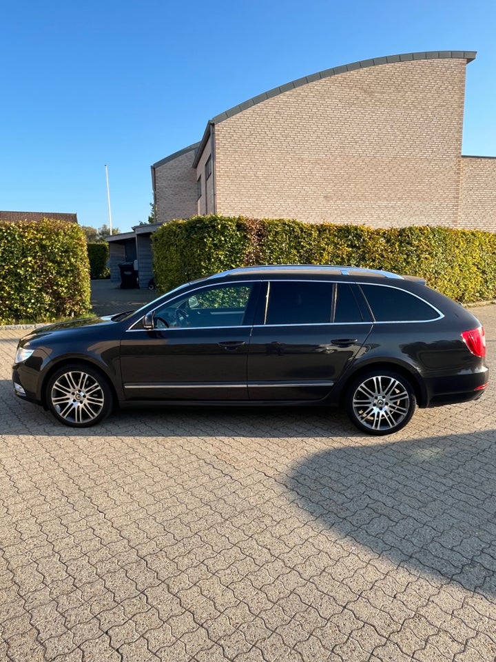Skoda Superb 1,8 TSi 160 Elegance Combi DSG 5d
