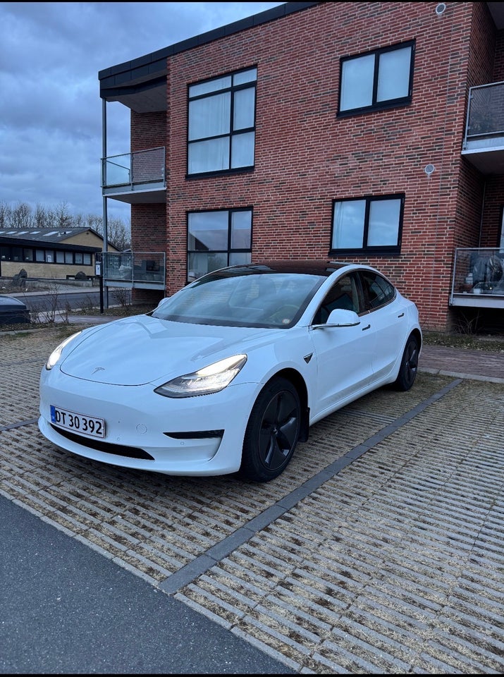 Tesla Model 3 Standard Range+ RWD 4d