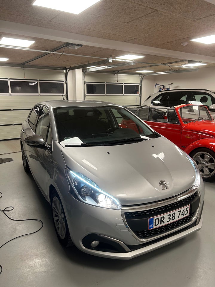 Peugeot 208 1,6 BlueHDi 100 Allure 5d