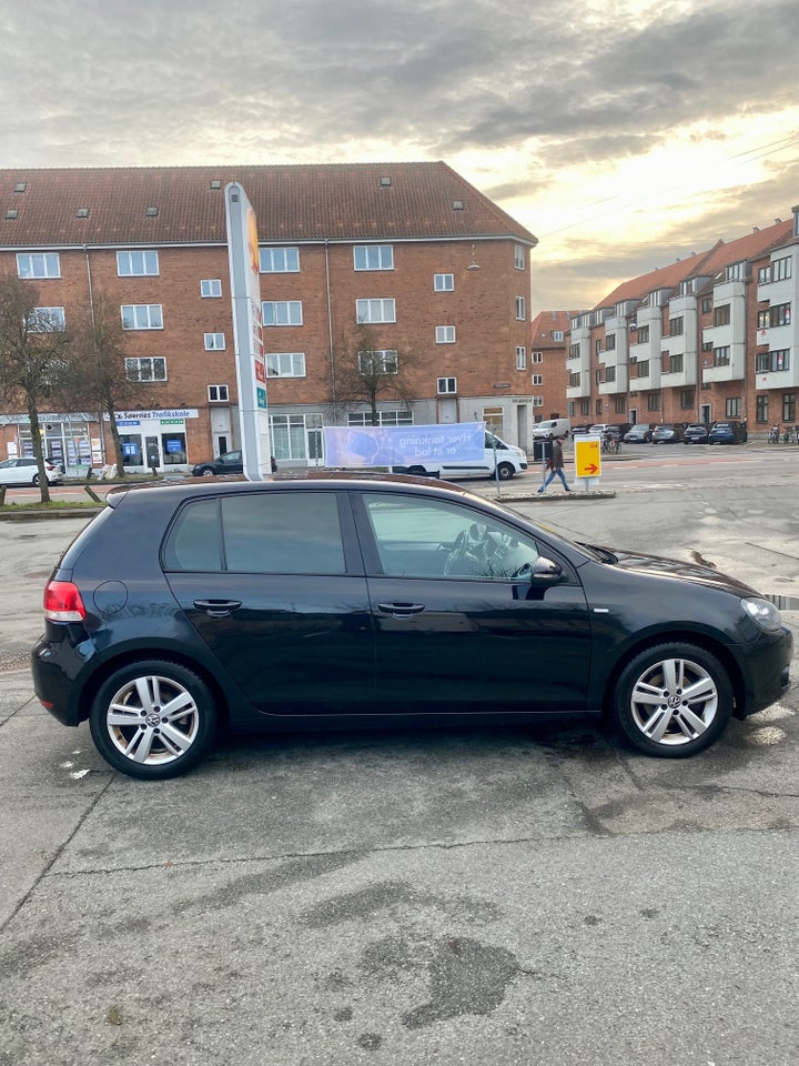 VW Golf VI 1,6 TDi 105 Match Variant BMT 5d