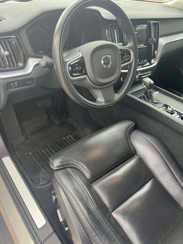 Volvo V60 CC 2,0 D4 190 aut. AWD 5d