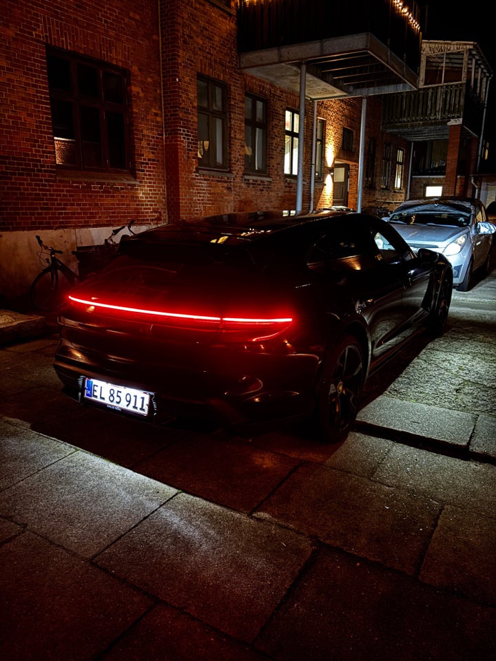 Porsche Taycan Turbo S Performance+ Cross Turismo 5d