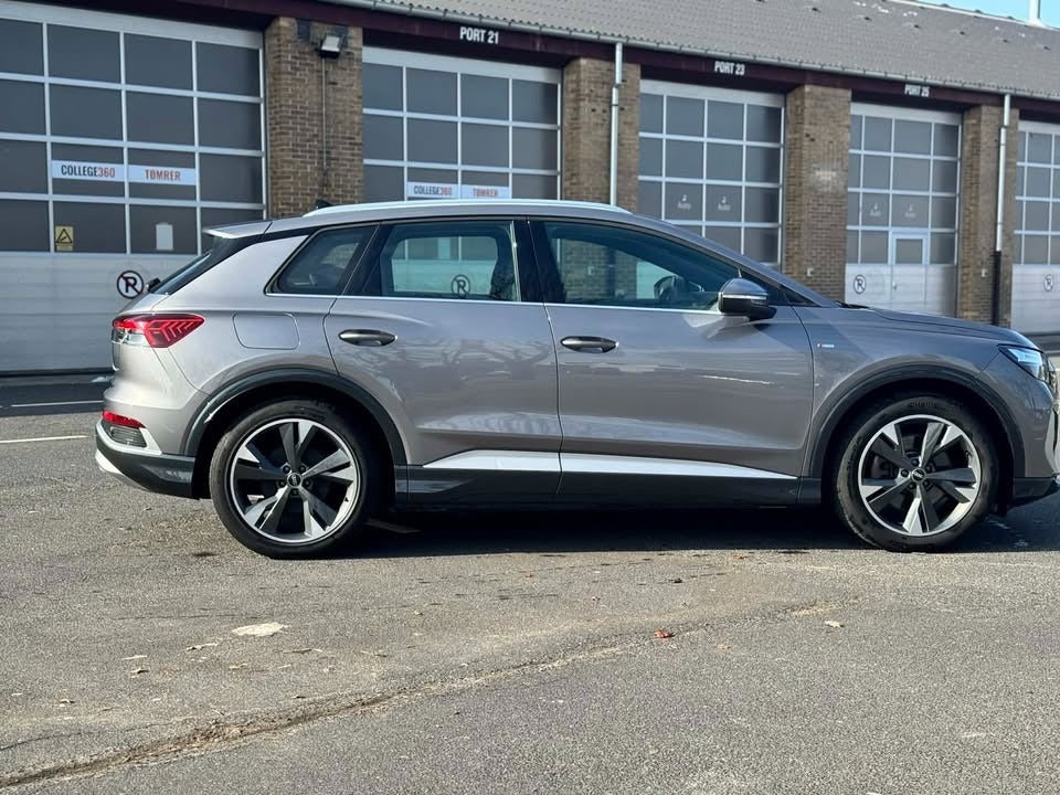 Audi Q4 e-tron 45 Progress 5d