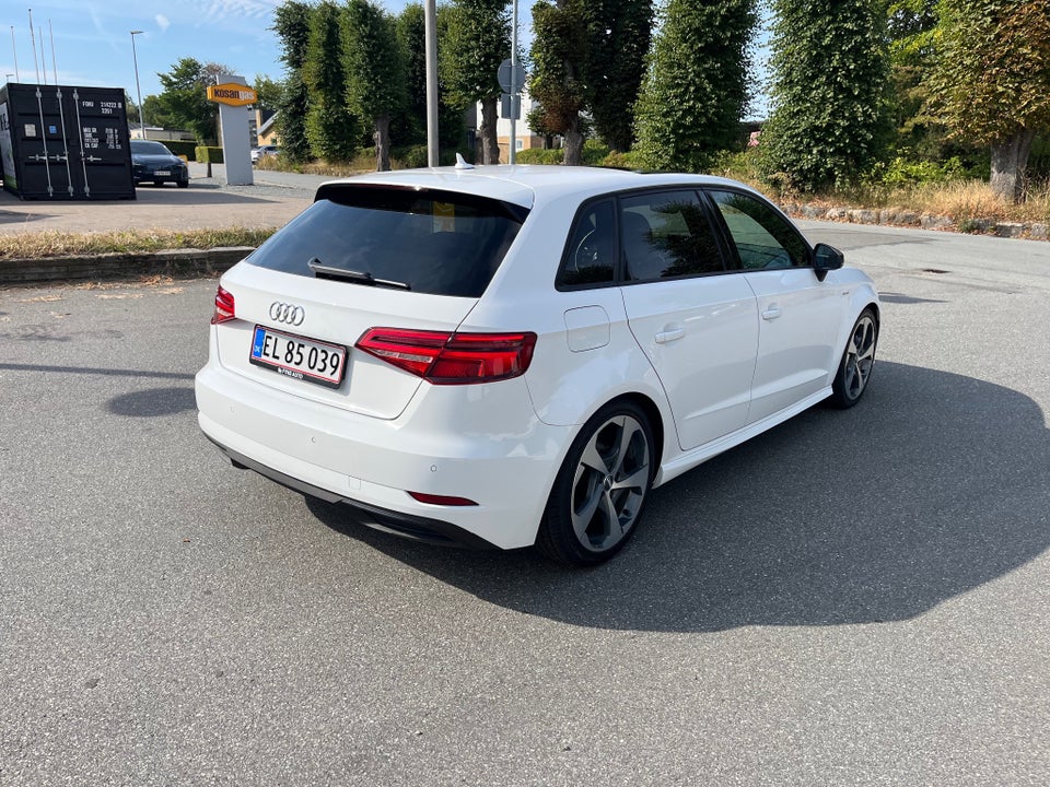 Audi A3 1,4 e-tron S-line Sportback S-tr. 5d