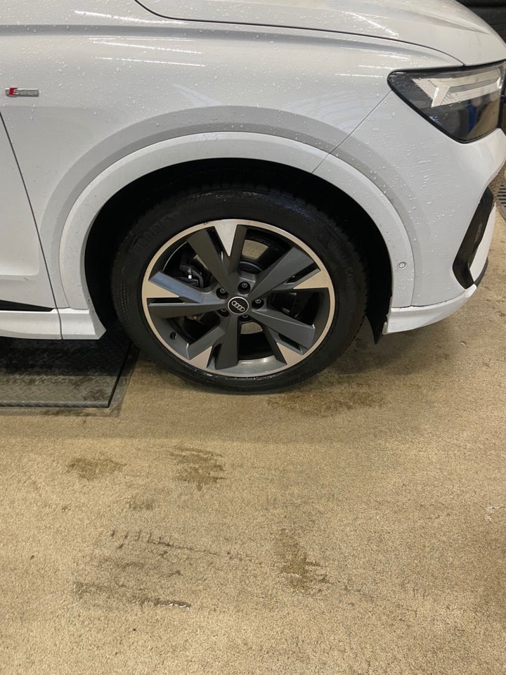 Audi Q4 e-tron 35 S-line 5d