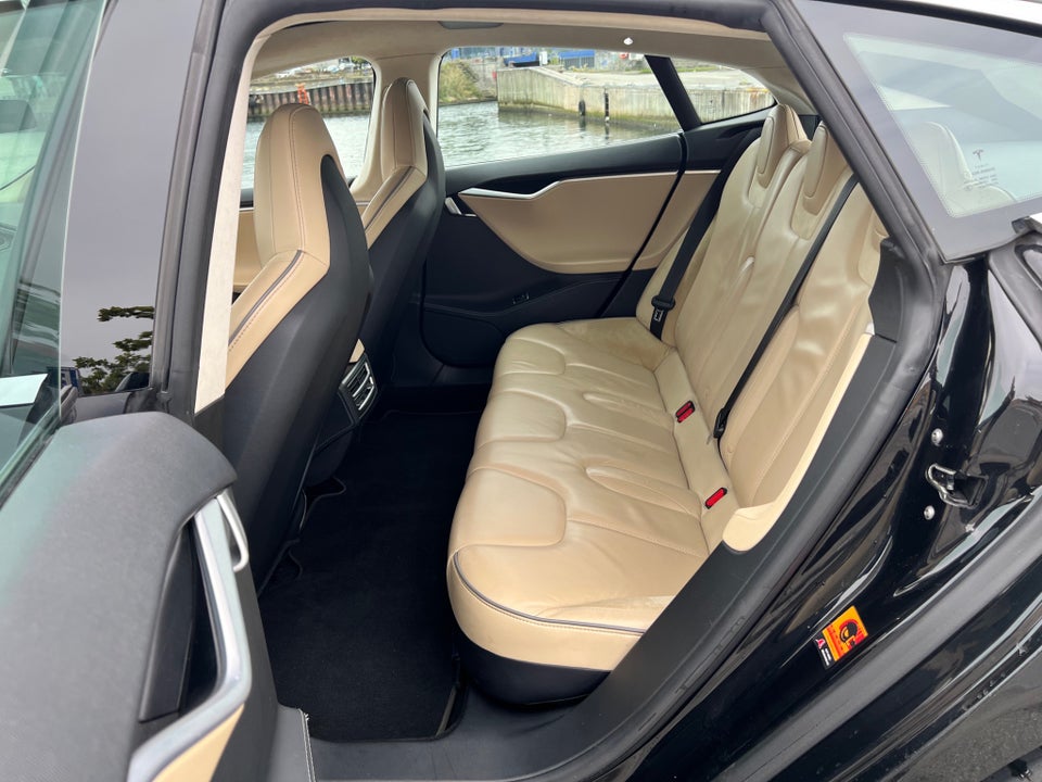 Tesla Model S P85+ 5d