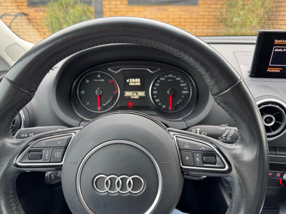 Audi A3 2,0 TDi 150 Ambiente Sportback 5d