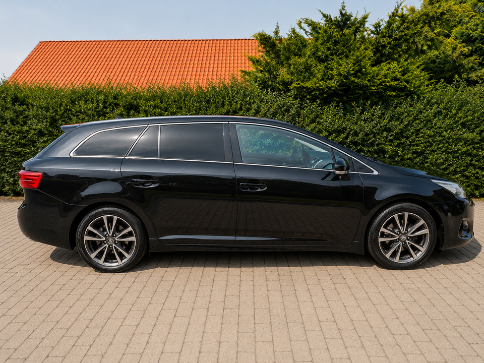 Toyota Avensis 1,6 VVT-i T2 Touch stc. 5d