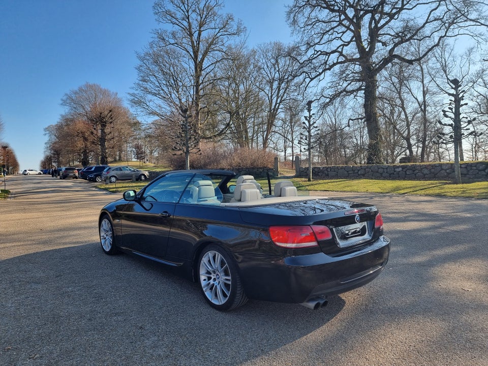 BMW 325i 3,0 Cabriolet Steptr. 2d