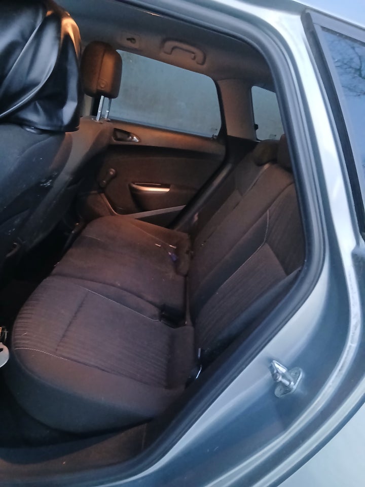 Opel Astra 1,4 T 140 Sport Sports Tourer 5d