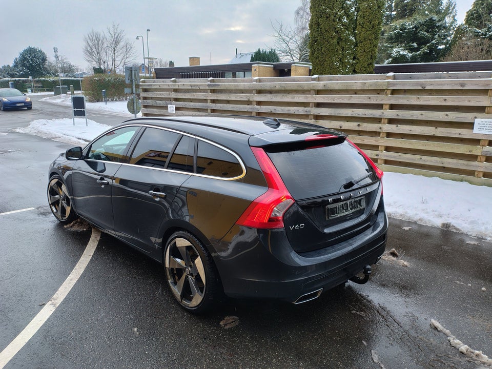 Volvo V60 2,0 D4 181 Momentum aut. 5d