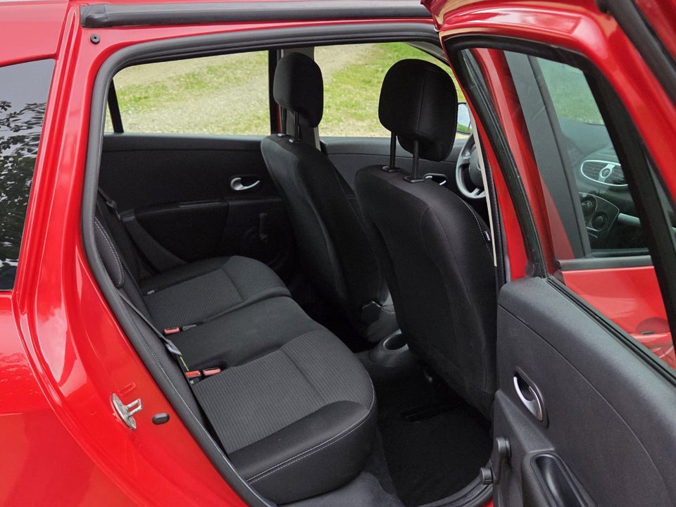 Renault Clio III 1,2 16V TCe Expression Sport Tourer 5d