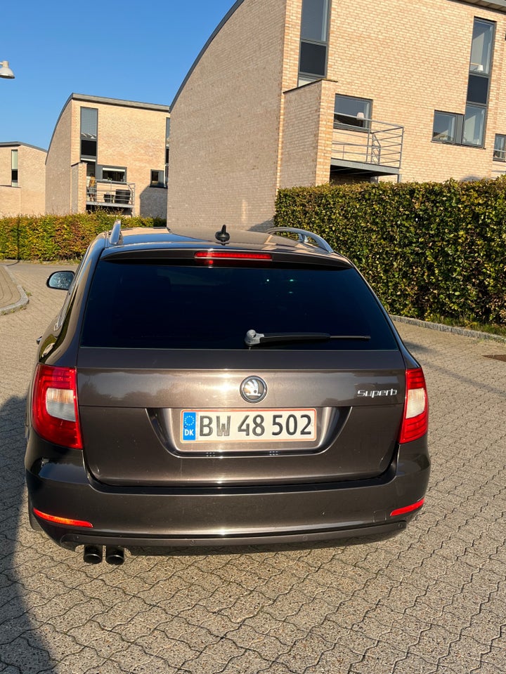 Skoda Superb 1,8 TSi 160 Elegance Combi DSG 5d