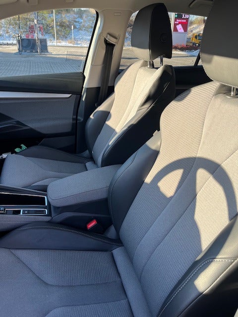 Skoda Enyaq 80x iV Business Maxx 5d