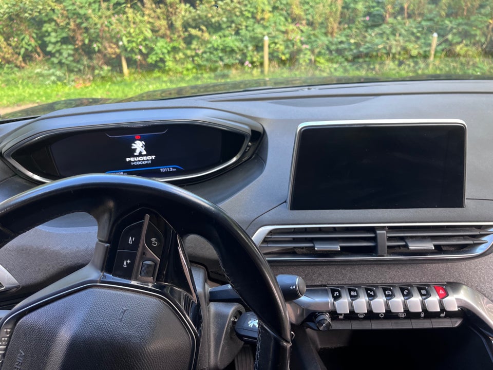 Peugeot 5008 1,5 BlueHDi 130 Allure 7prs 5d