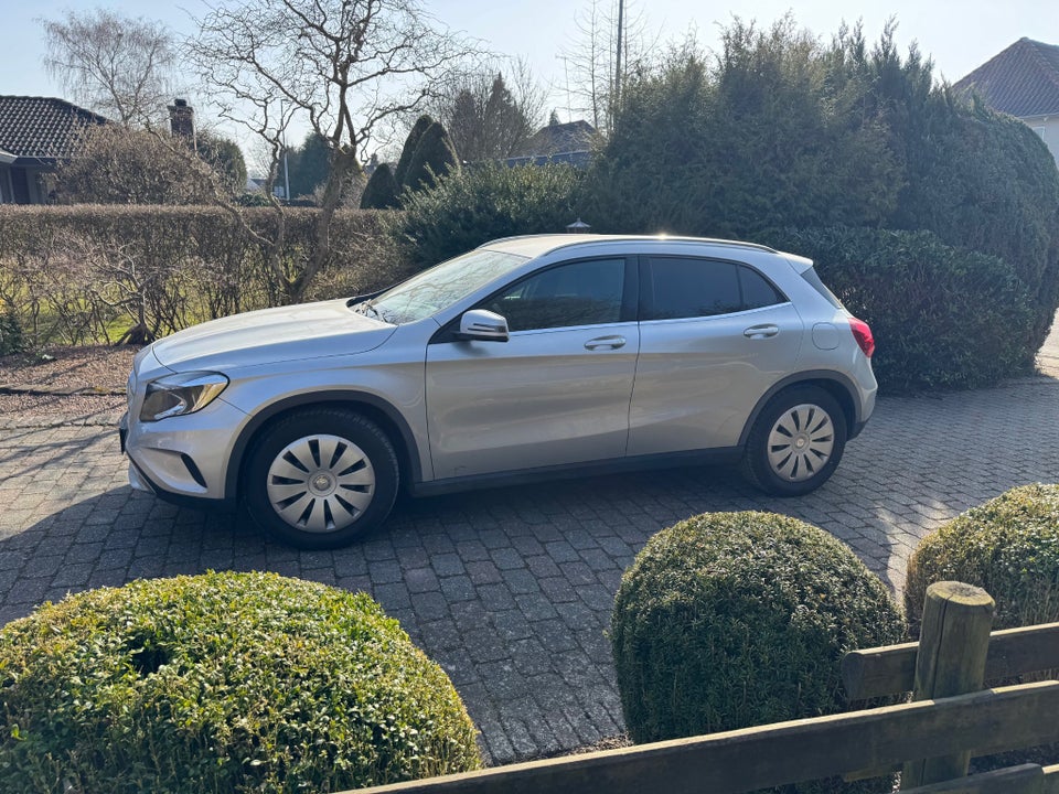 Mercedes GLA200 1,6 Van 5d