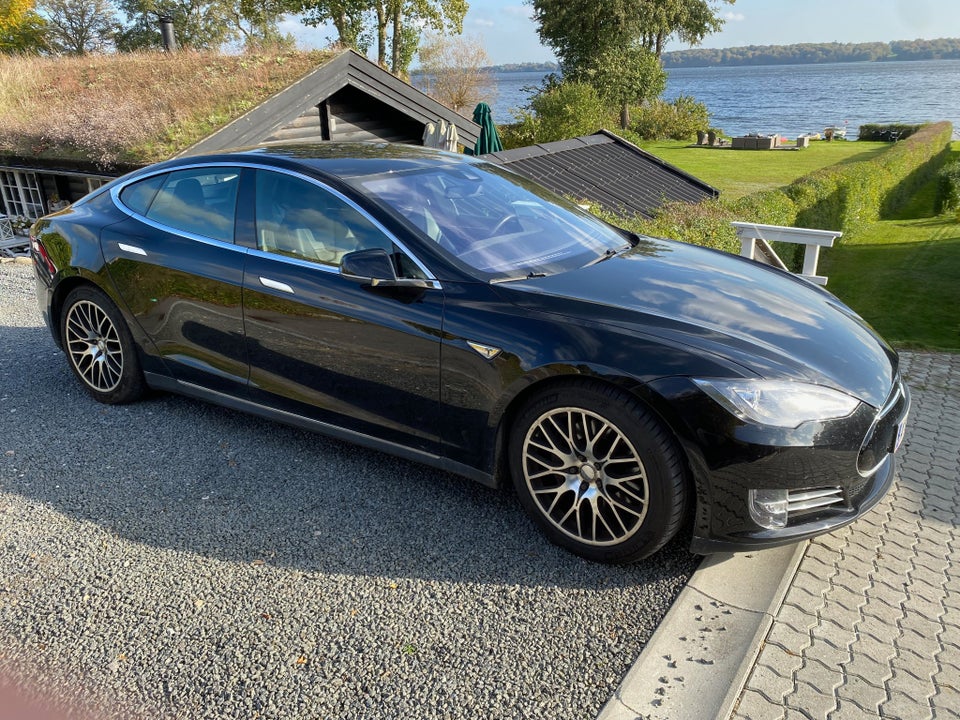 Tesla Model S P90D 5d