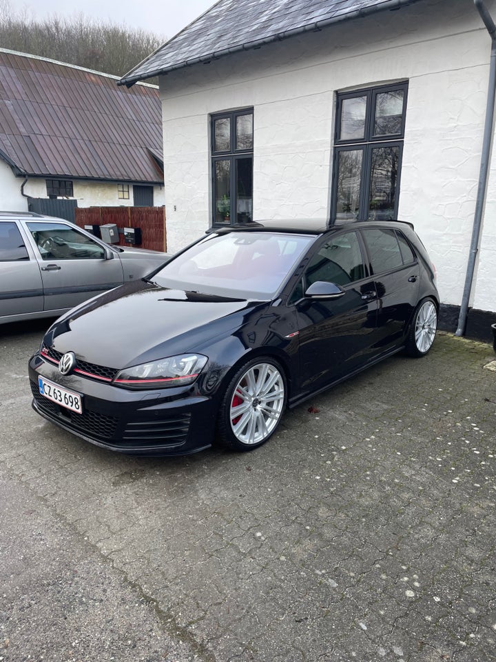 VW Golf VII 2,0 GTi Performance DSG BMT 5d