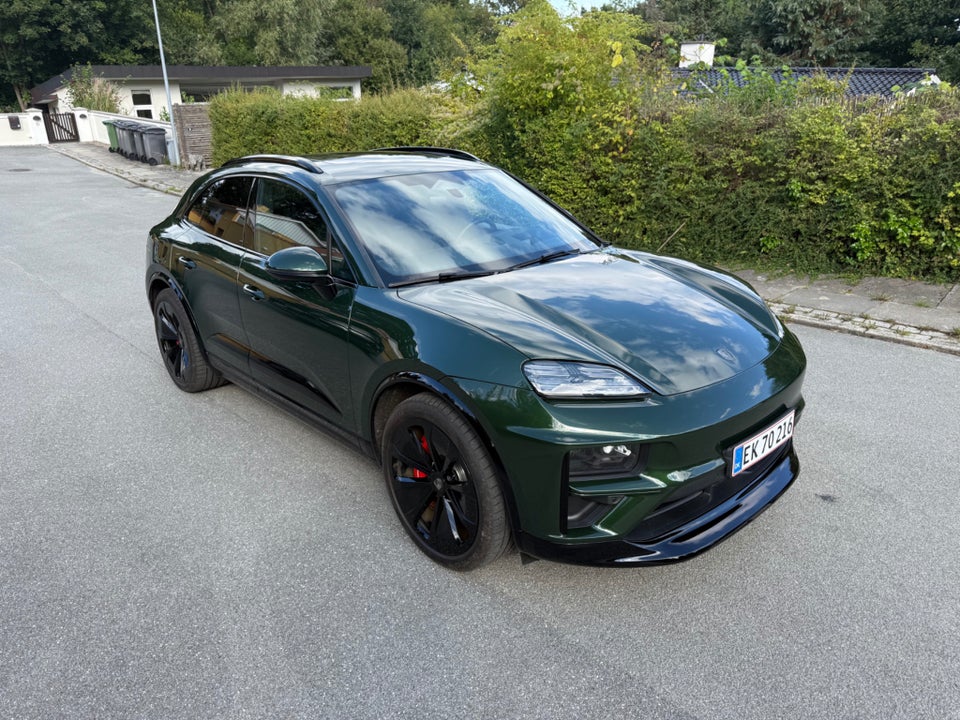 Porsche Macan Turbo 5d