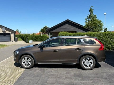 Volvo V60 CC 2,0 D4 190 Momentum aut. 5d