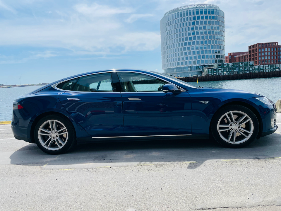 Tesla Model S P85D 5d