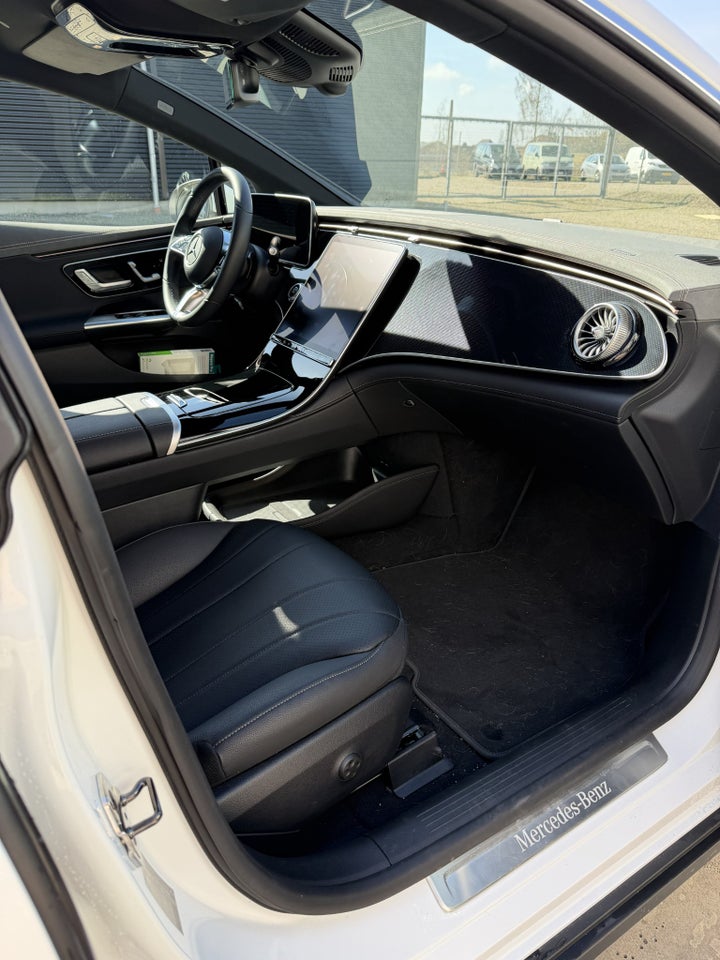 Mercedes EQE300 Electric Art 4d