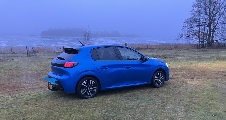 Peugeot 208 1,5 BlueHDi 100 Allure Sky 5d