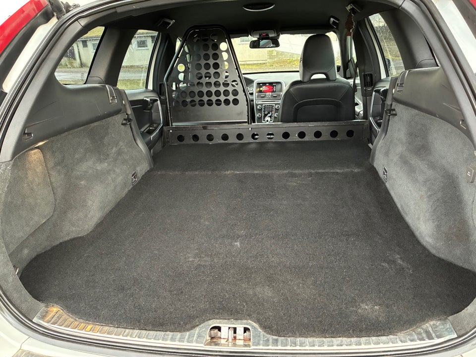 Volvo XC60 2,4 D5 215 Momentum aut. AWD Van 5d