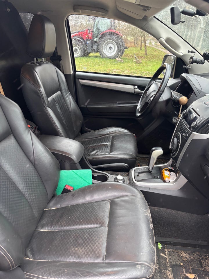 Isuzu D-Max 2,5 TD 163 Crew Cab Exclusive aut. 4d