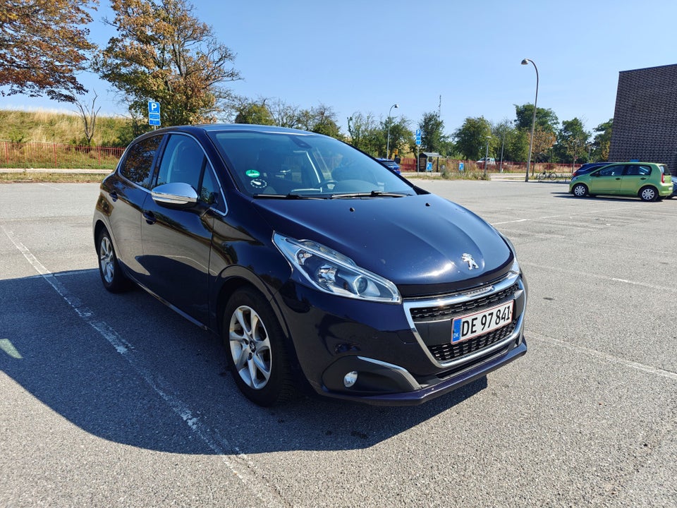 Peugeot 208 1,6 BlueHDi 100 Allure Sky 5d