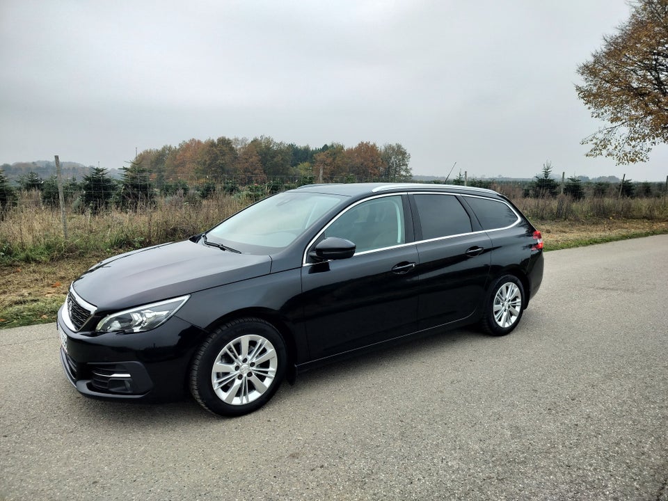 Peugeot 308 1,5 BlueHDi 130 Style SW 5d