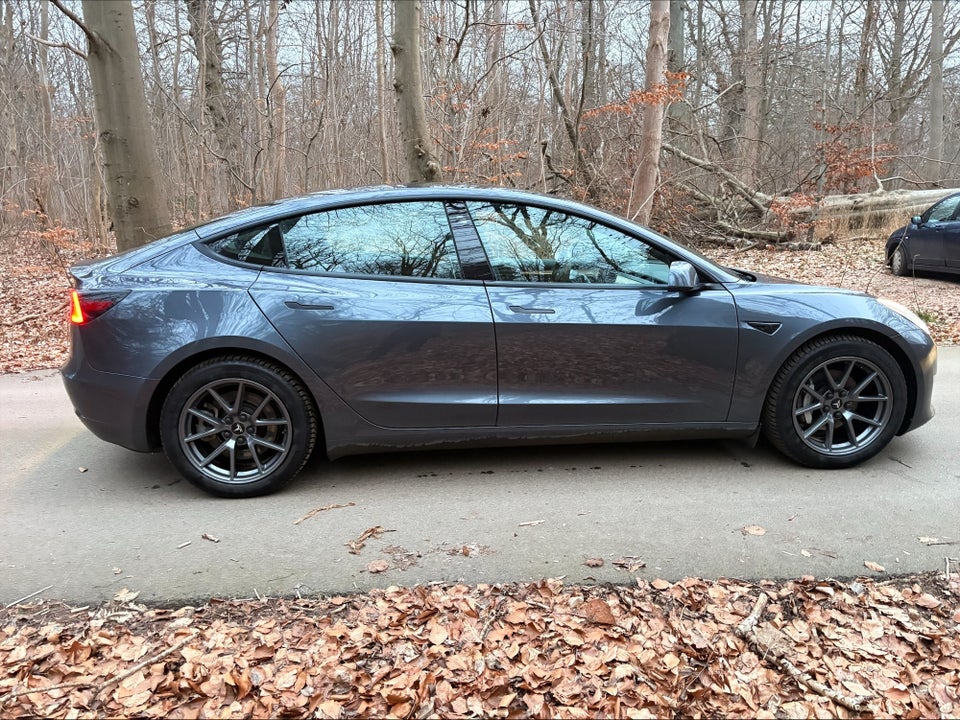 Tesla Model 3 Long Range AWD 4d
