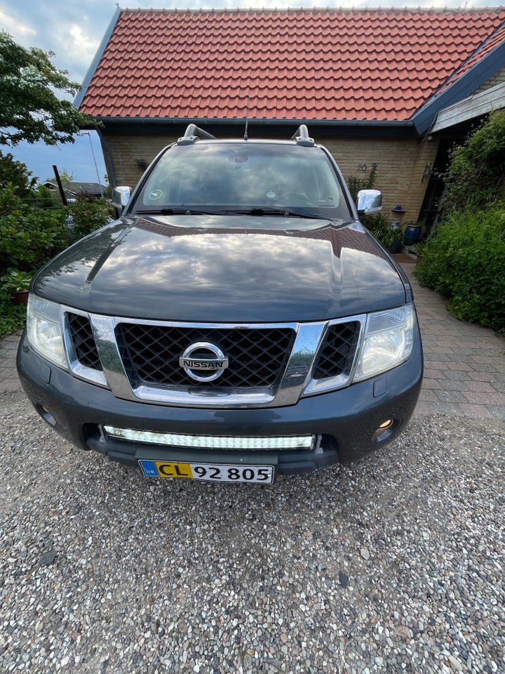 Nissan Navara 3,0 dCi 231 Db.Kab LE aut. 4d