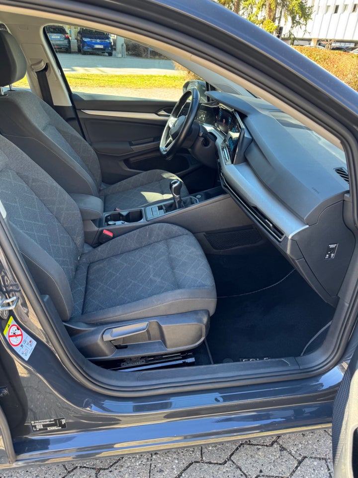 VW Golf VIII 1,5 TSi 130 Life Variant 5d