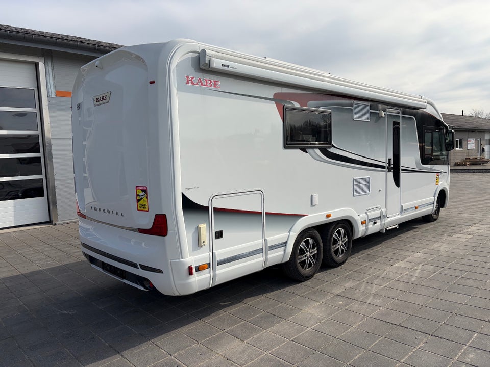 Mercedes Kabe 2,2 i810LT aut. 2d